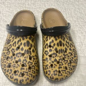 Cheetah Print Crocs Sz 10